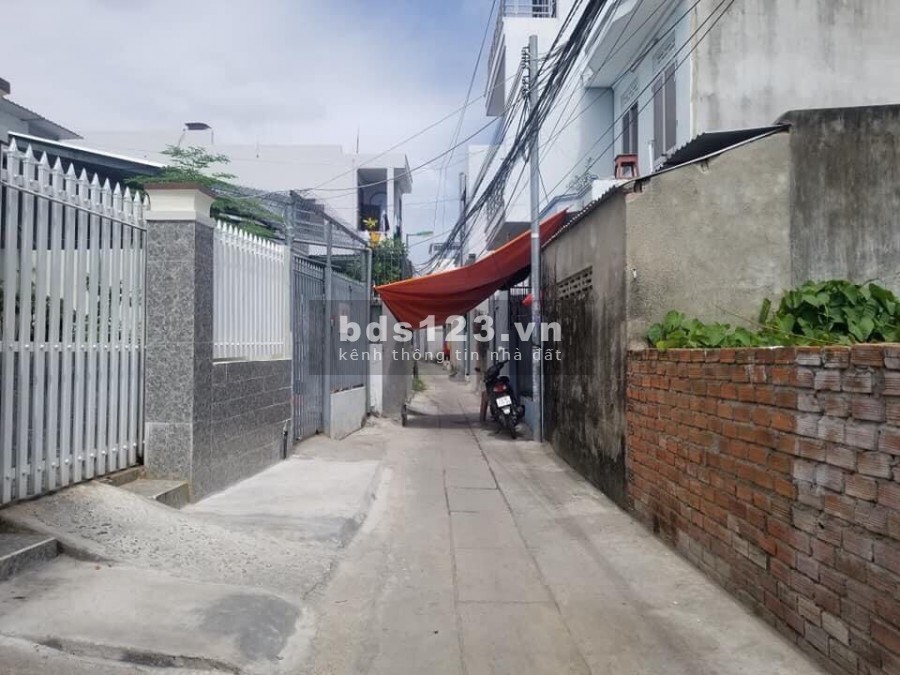 Bán đất tttp đường Phước Long. giá 940 triệu