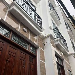 BÁN NHÀ YÊN HÒA 40m2x4T, MT: 3.8m, NGÕ 3 GÁC, NỞ HẬU, GIÁ: 2TỶ75 (CÓ TL)