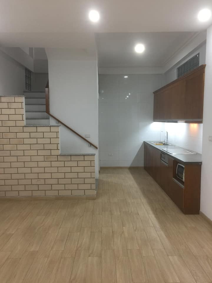 Bán Nhà Giải Phóng 40m2 - 10m Ra Phố - MT 4m - Nhà Mới Hiện Đại - NT Nhập Khẩu - KD