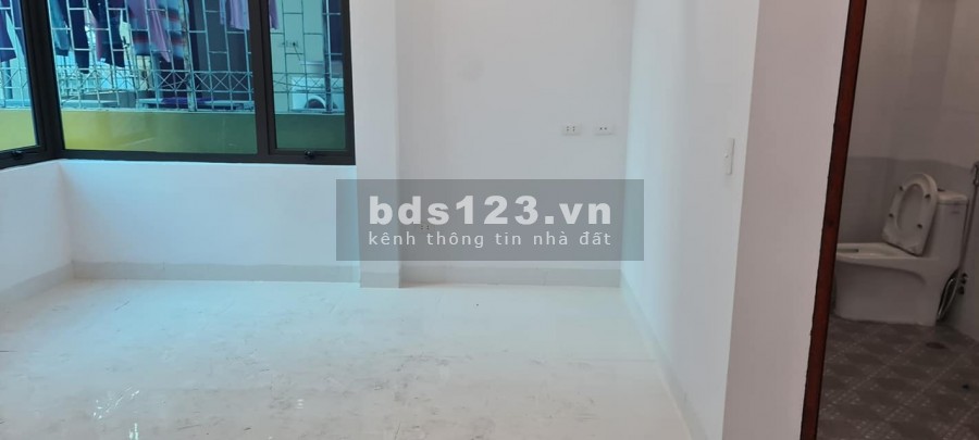 Bán nhà Cầu Giấy, phân lô quân đội, Ô tô qua, DT 50m2x5T, giá 4.8 tỷ. LH0968987854