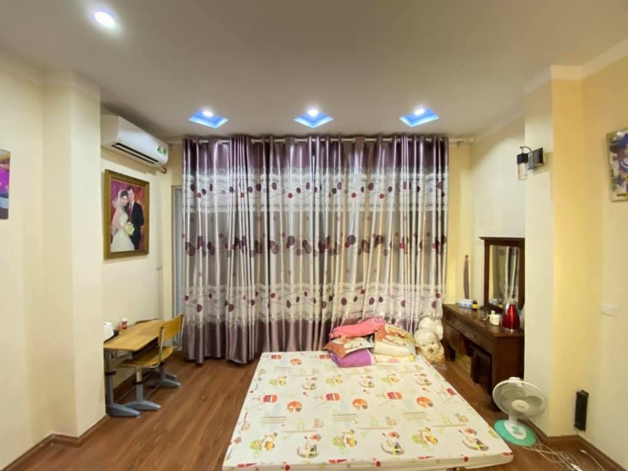 Bán Nhà 4 Tầng, Khâm Thiên, Đống Đa, Kinh Doanh, Ngõ Thông, DT 42m2, MT 4,5m.