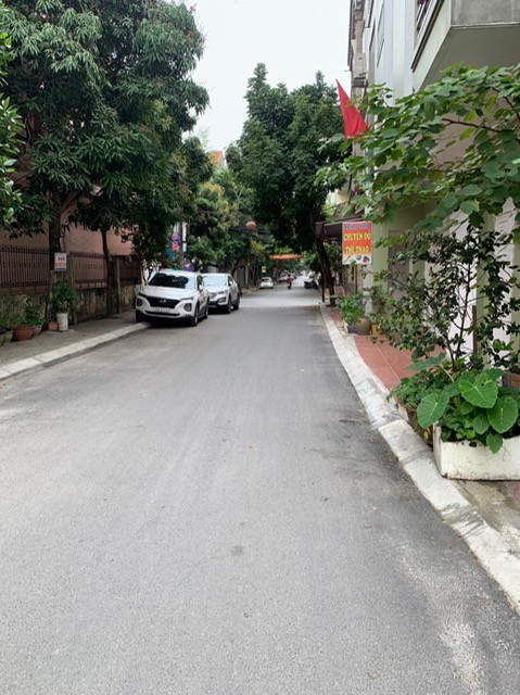 Bán nhà nghỉ 6,5 tầng đường 1, An Trang, An Đồng, có thang máy, DT 100m2, đường rộng 12m