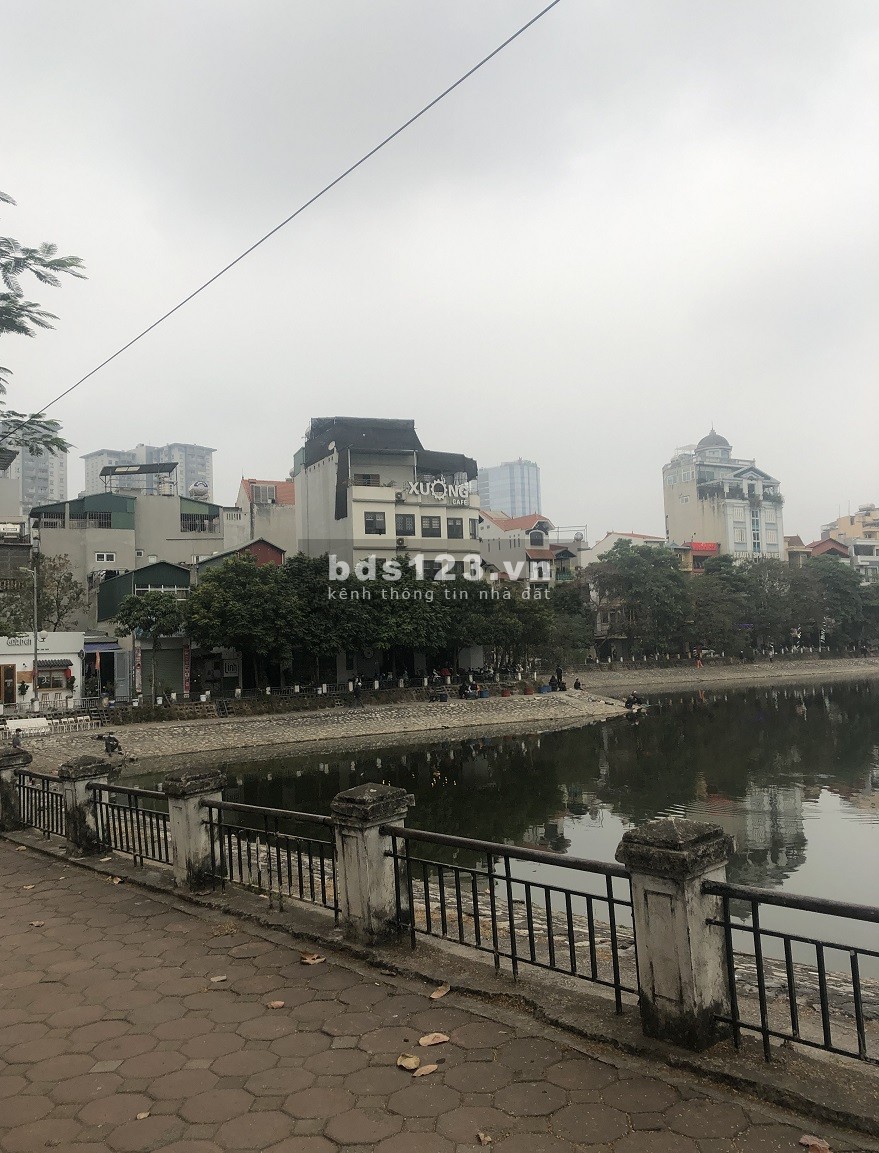 Bán nhà Ở MỚI ĐẸP 5 tầng Thang máy, Mặt phố + Mặt Hồ 50m ô tô nhà – Hoàng Cầu