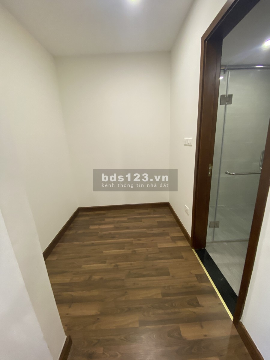 Bán gấp căn 3PN 139m2 tại Mỹ ĐÌnh hướng Ban công Đông Nam View đẹp thoáng mát