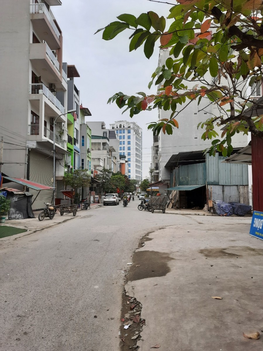 La Khê đất vuông, 36m2 Ngõ nông, Ô tô gần, giá 2.6 tỷ. LH: 0909133888