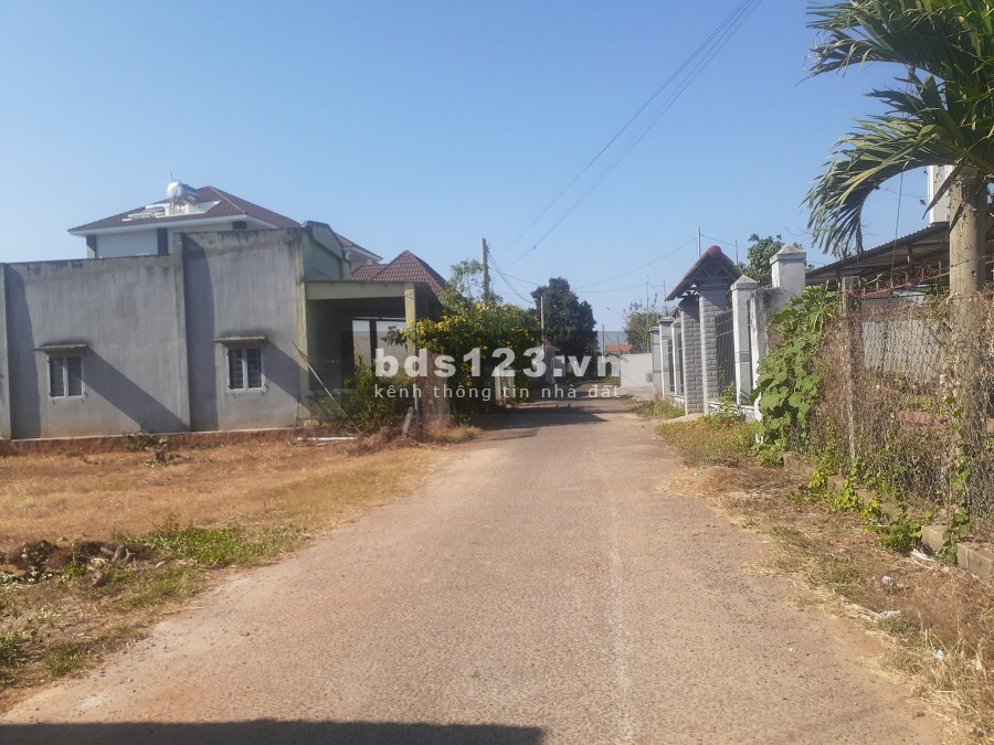 Bán đất mặt tiền đường nhựa cách đường lộ số 3 chỉ 200m