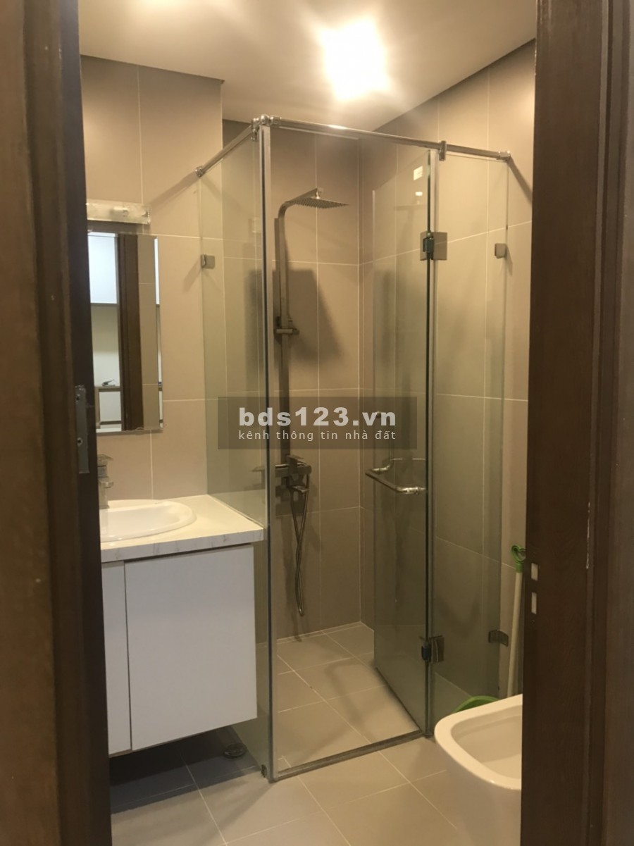 Chính chủ cần bán căn góc 2 ngủ hướng Đông Nam tại Goldmark City giá 2.7 tỷ, nội thất cơ bản.