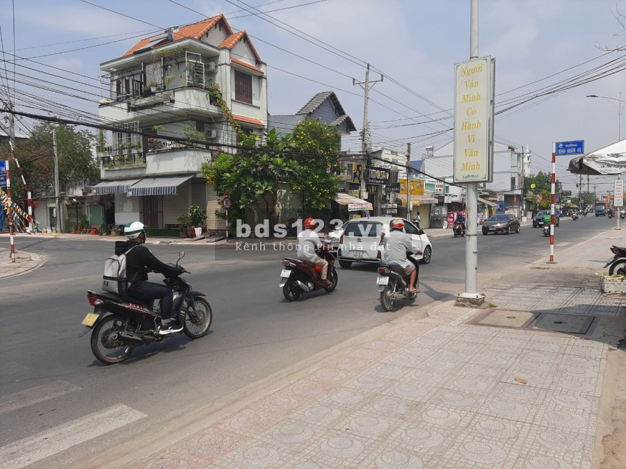 Cho thuê mặt bằng góc ngã tư đẹp, giá hợp lí, phù hợp kinh doanh đa ngành nghề