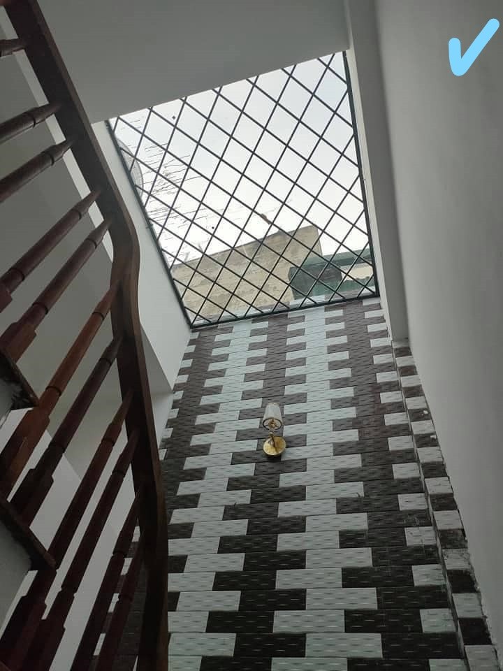 Bán nhà ngõ 182 Phố Nguyễn Ngọc Nại, 5 tầng mới rất đẹp, gara, 42m2, 5 tầng, 6.3 tỷ