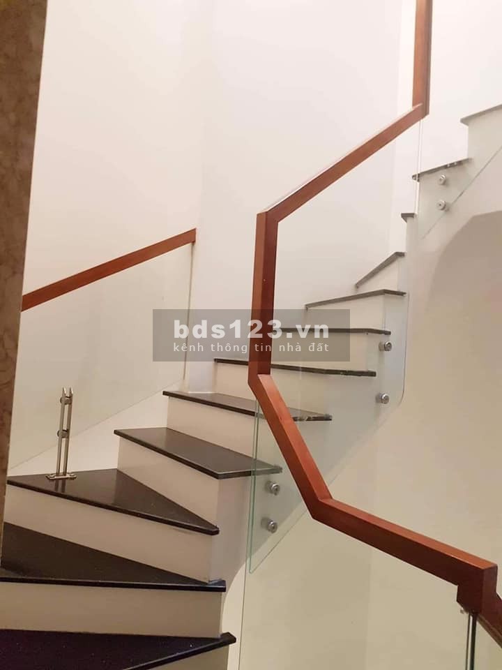 Bán nhà mặt phố kinh doanh sầm uất, thang máy, Khuất Duy Tiến, 52m2x7T, MT 5m, giá 16.5 tỷ CTL.