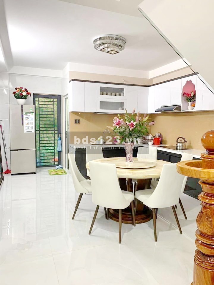 Bán nhà đẹp 2 lầu gần mặt tiền đường Hưng Phú Phường 10 Quận 8