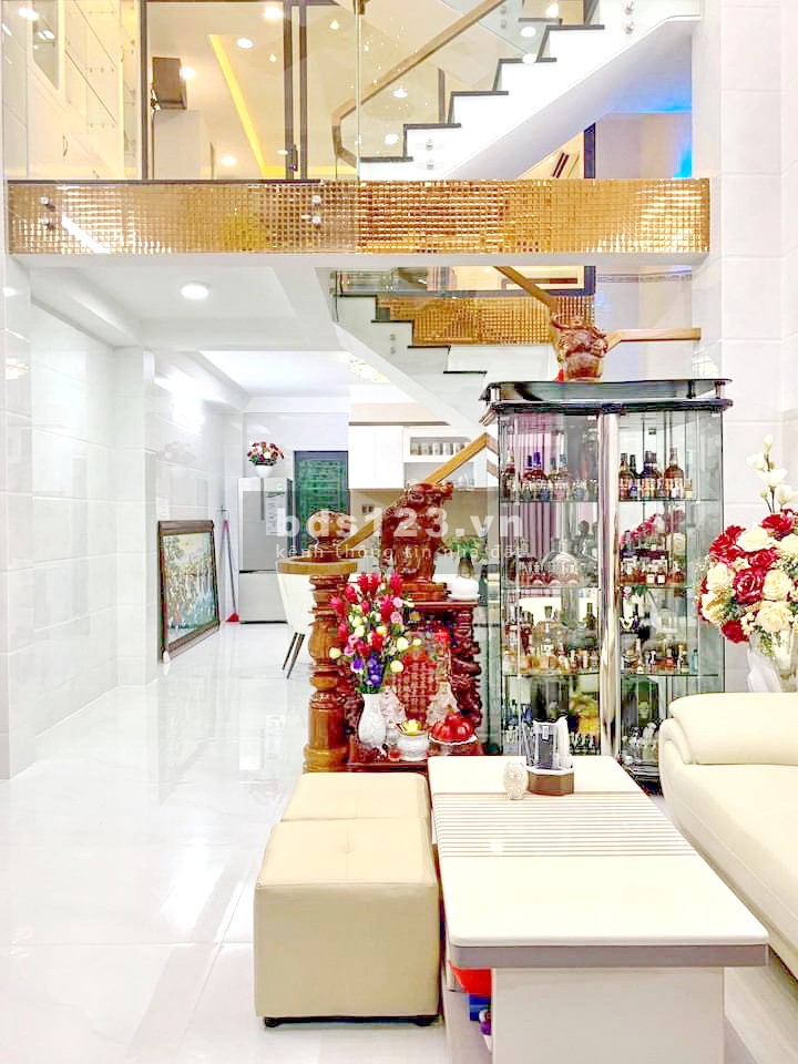 Bán nhà đẹp 2 lầu gần mặt tiền đường Hưng Phú Phường 10 Quận 8