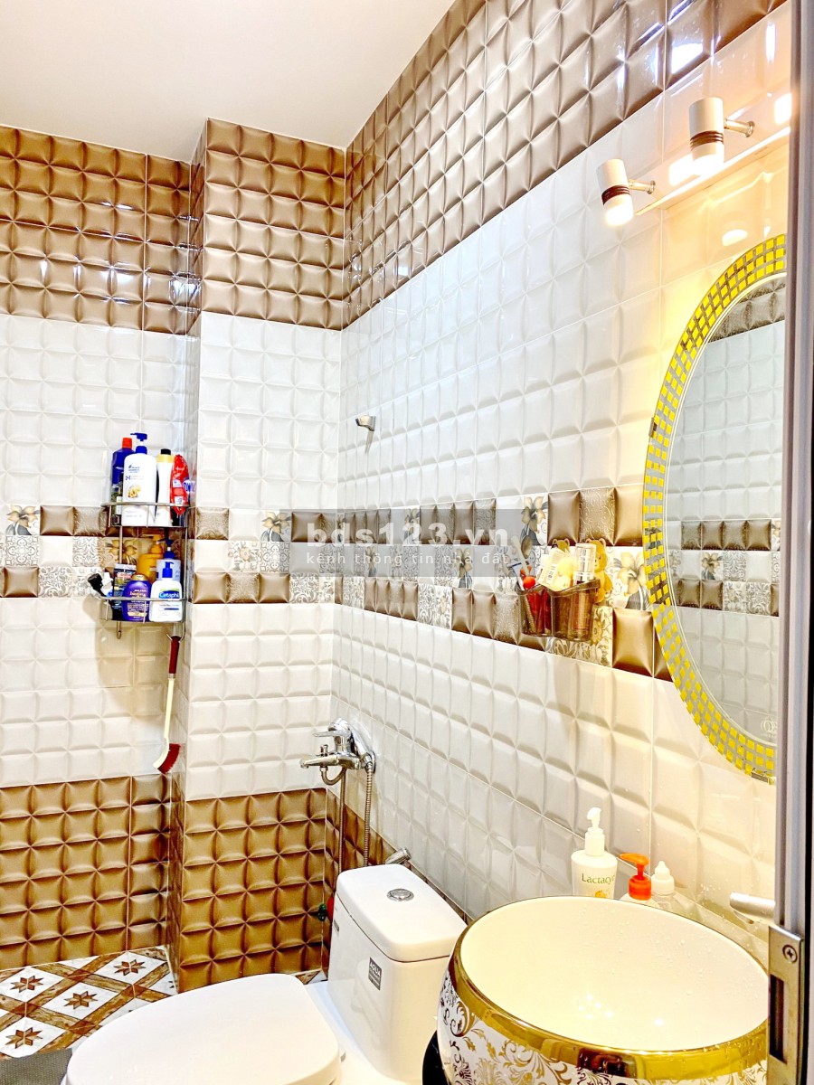 Bán nhà đẹp 2 lầu gần mặt tiền đường Hưng Phú Phường 10 Quận 8