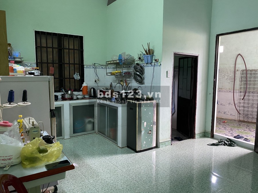 Chính Chủ Về Quê Bán Gấp Căn Nhà Cấp 4 100m2(5,5x18) SHR, dân cư đông