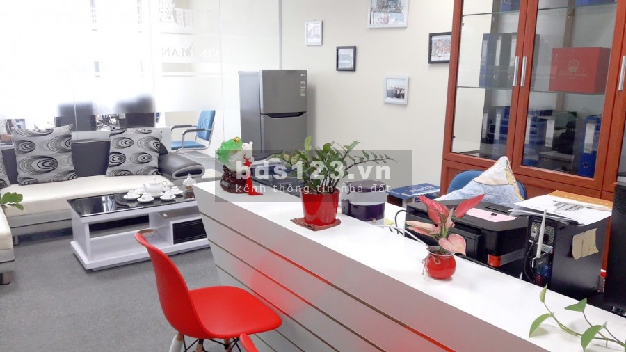 Siêu vị trí mặt tiền Nguyễn Tri Phương, P8, Q. 10, DT: 8x15m, trệt 2 lầu. Giá: 120tr/tháng