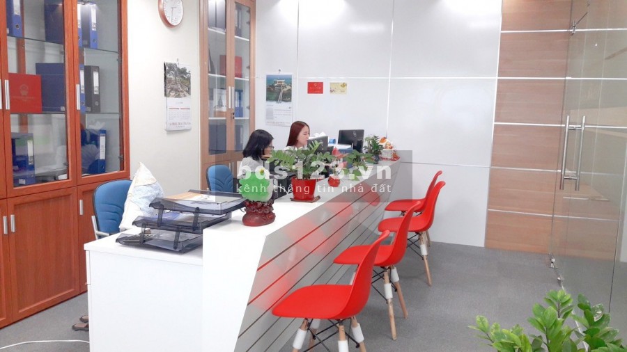 Siêu vị trí mặt tiền Nguyễn Tri Phương, P8, Q. 10, DT: 8x15m, trệt 2 lầu. Giá: 120tr/tháng