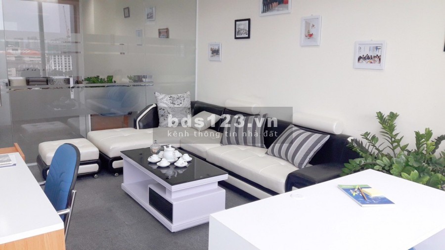 Siêu vị trí mặt tiền Nguyễn Tri Phương, P8, Q. 10, DT: 8x15m, trệt 2 lầu. Giá: 120tr/tháng