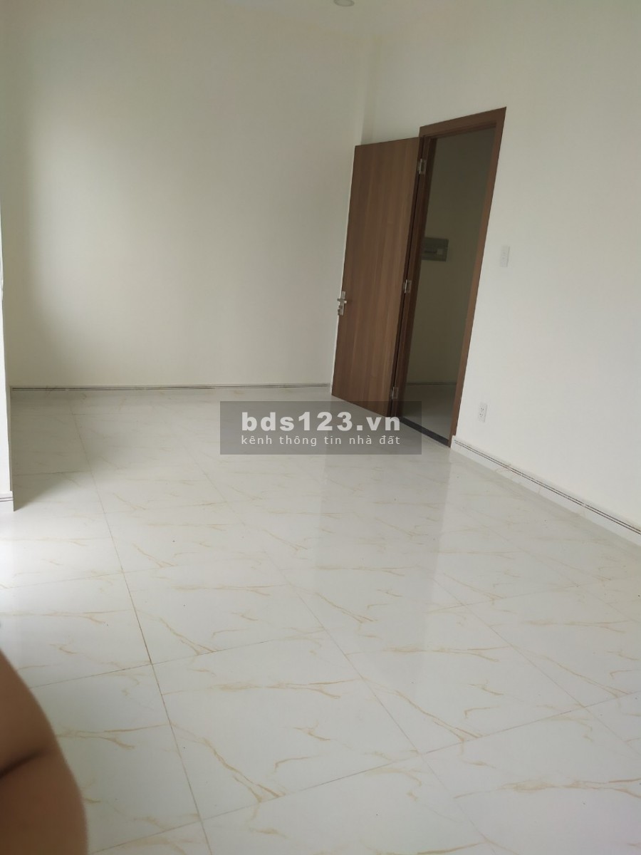 Bán nhanh căn nhà gần trường tiểu học Hưng Long_Bình Chánh, SHR