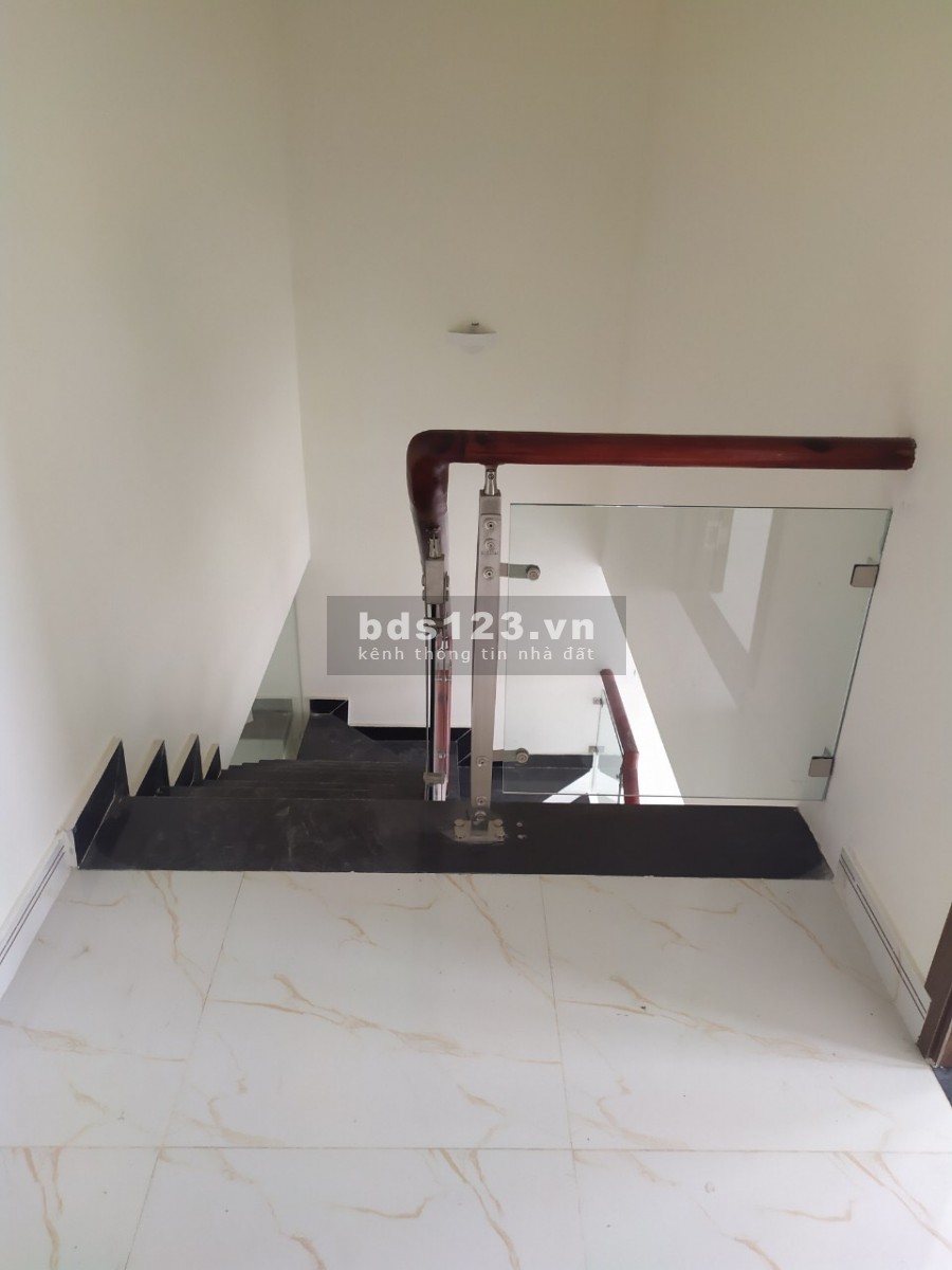 Bán nhanh căn nhà gần trường tiểu học Hưng Long_Bình Chánh, SHR