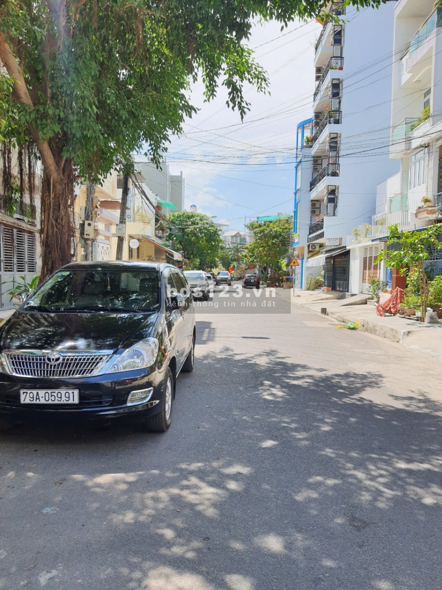 Bán nhà mặt tiền đường Vạn Kiếp P. Phước Tân TP Nha Trang 104m2 giá chỉ 9 tỉ