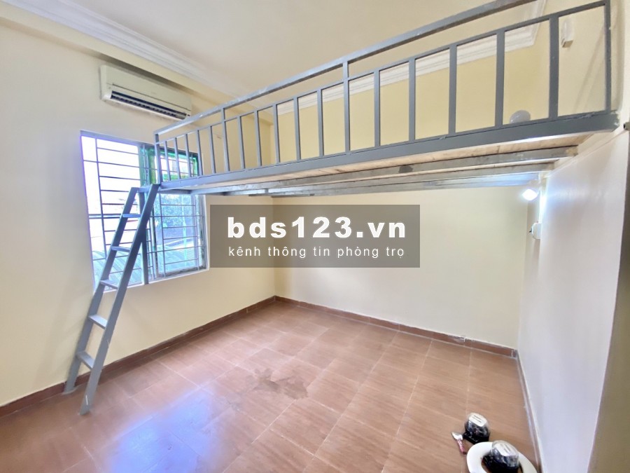 Phòng ngay ngã tư trung chánh - Gần PMQT - mới 100% gác
