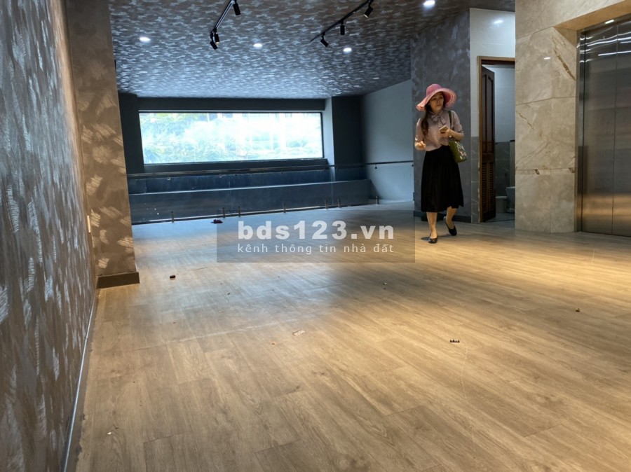 Nhà mặt tiền 7*20 6 tầng cho thuê rẻ hơn thị trườn 5tr, nhanh tay nhé Lh 0938612666 ANH EM GROUP