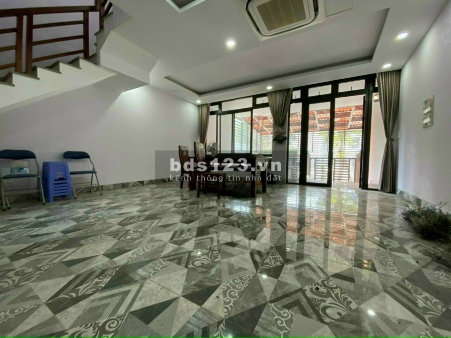 Cho thuê nhà mặt tiền đường rộng 25m, 6*20 Hầm trệt 2 lầu sân thượng giá 30tr rẻ hơn thị trường 8 tr