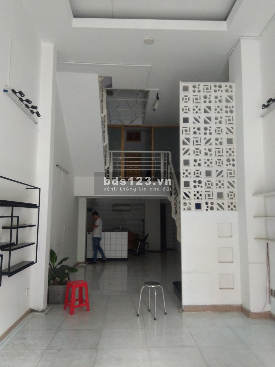 Mặt tiền Phan Xích Long 4*16 6 tầng 8 phòng