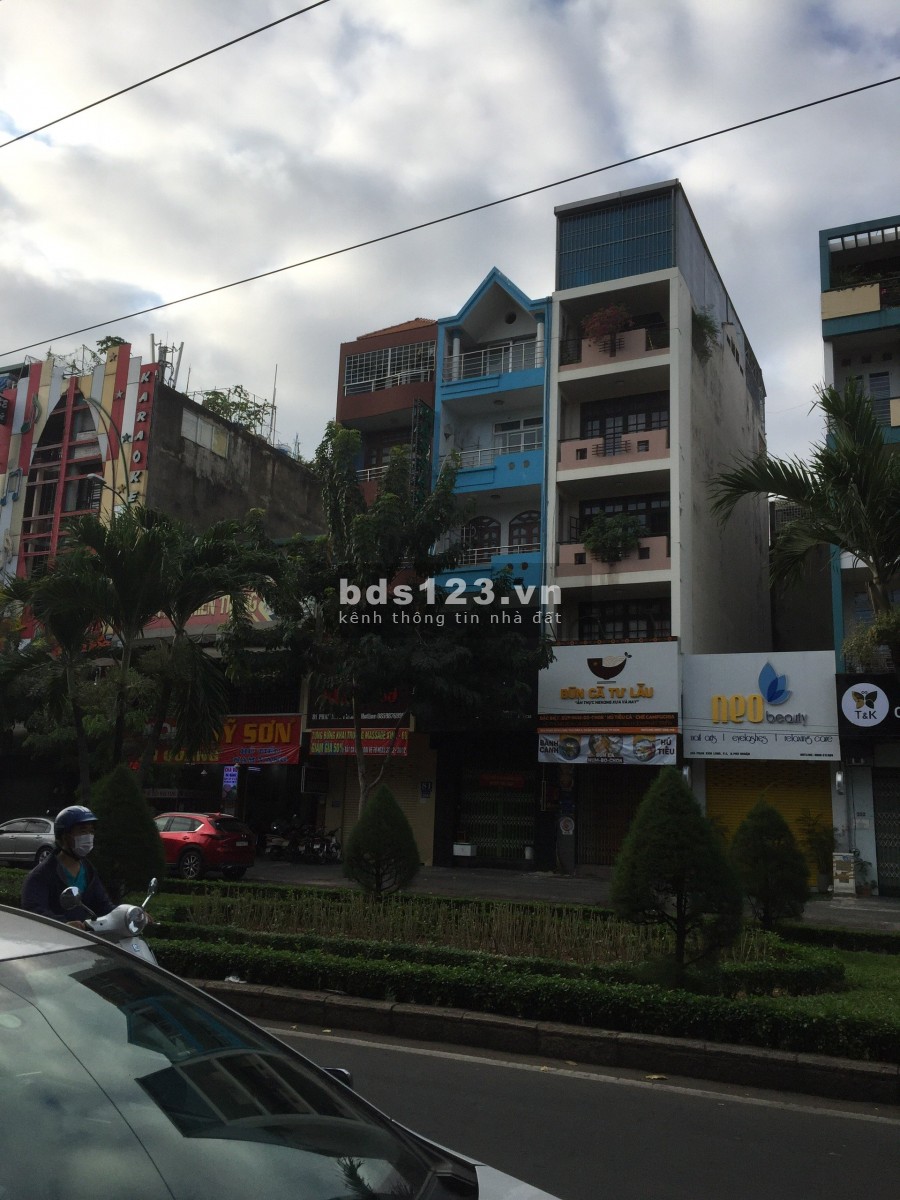 Mặt tiền Phan Xích Long 4*16 6 tầng 8 phòng
