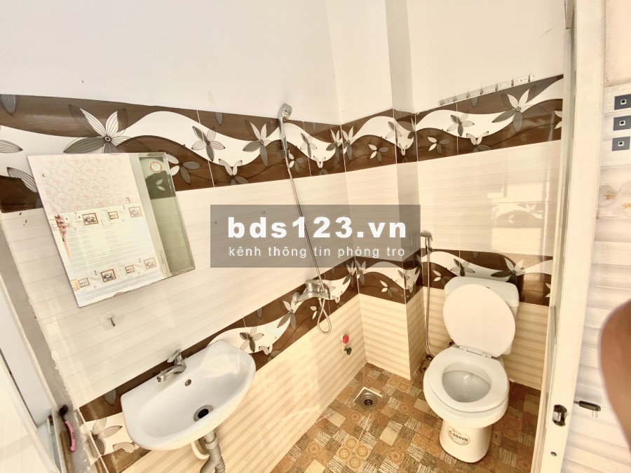 PHÒNG ĐẦY ĐỦ NỘI THẤT BAN CÔNG, MẶT TIỀN ĐƯỜNG, KHU DÂN CƯ ĐÔNG ĐÚC