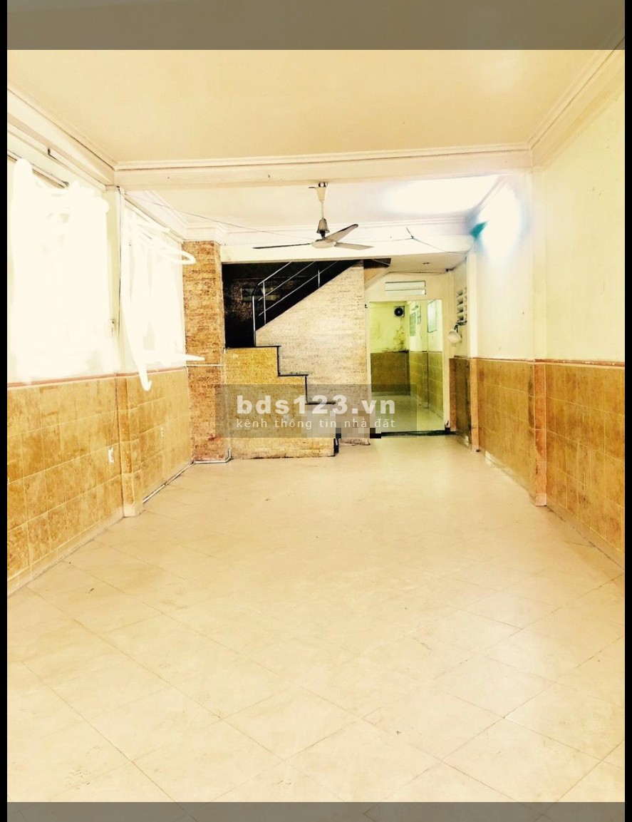Nhà MT trống suốt Phan Văn Trị P2 Q5. Cho KD ăn uống giáp Q1