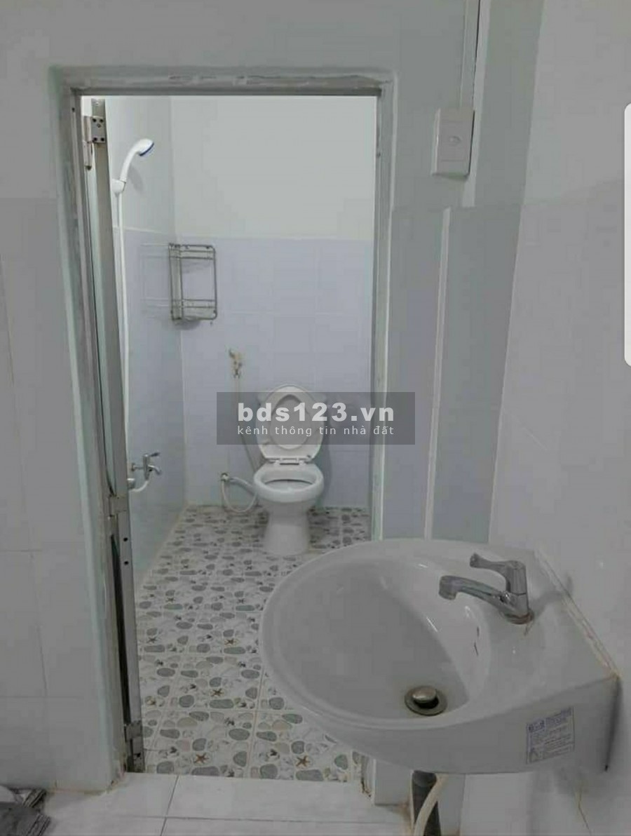 Nhà 3 phòng ngủ giá 8tr hẻm 198 Nguyễn Thị Thập, Quận 7