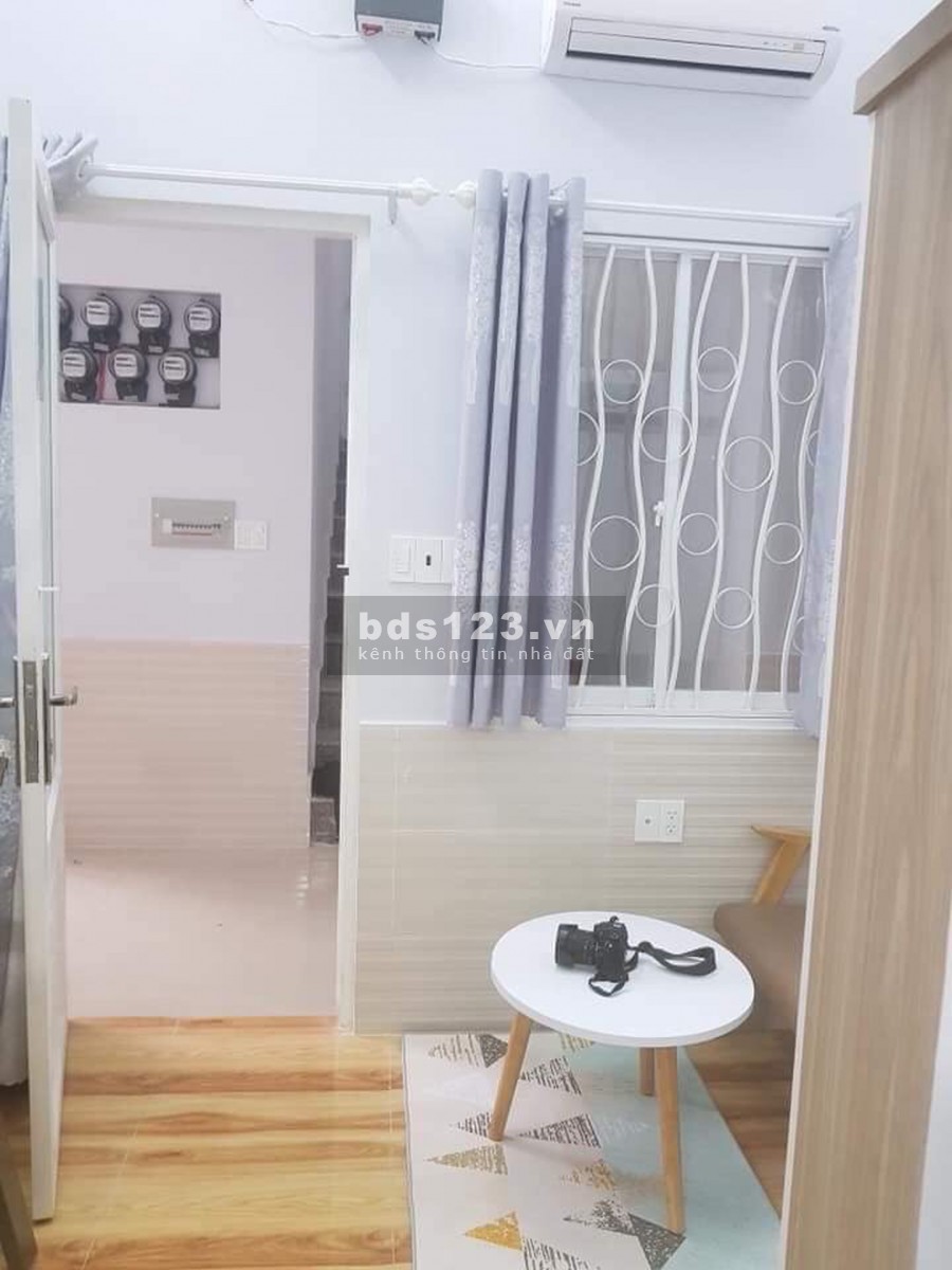 CHDV full NT ngay ngã 4 lạc long quân – âu cơ, full nội thất.TB