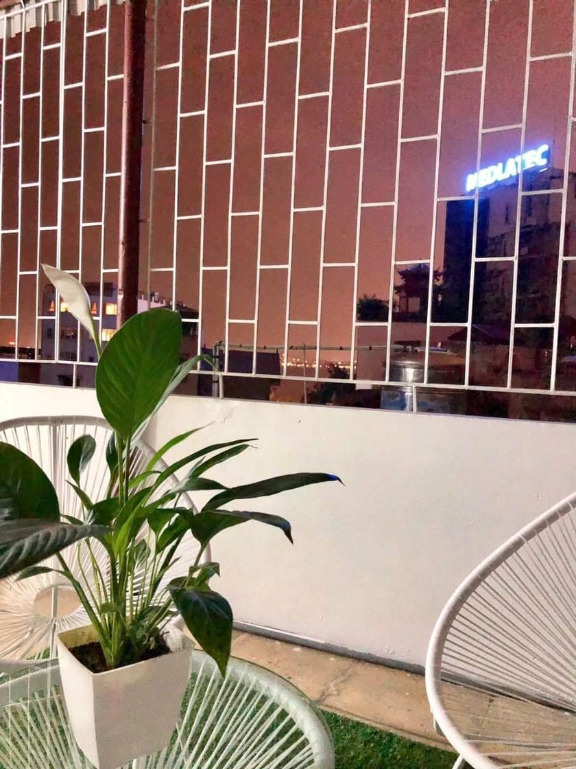 Bán nhà view Hồ Tây cực đẹp. 30m * 5T chỉ có hơn 3 tỷ, ngồi tại nhà ngắm Hồ Tây là có thật.