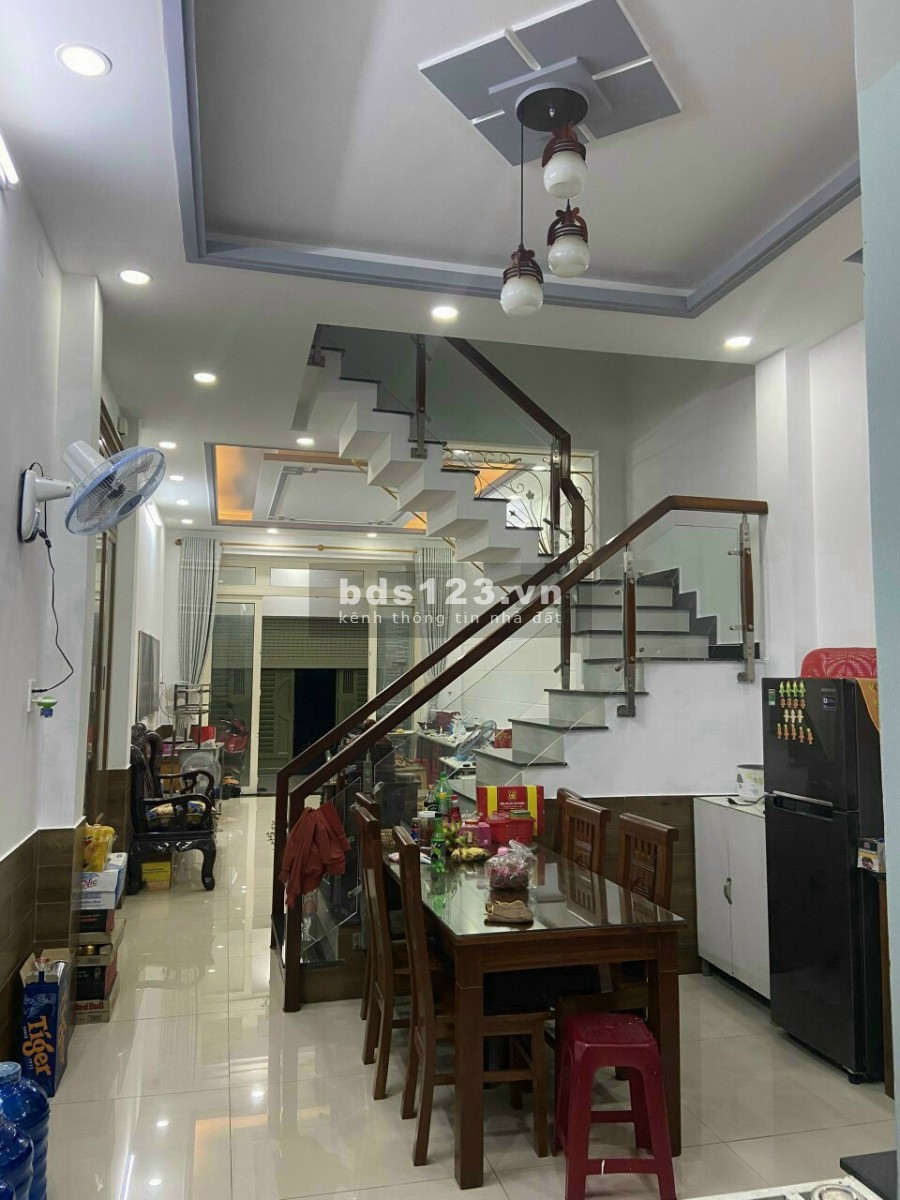 Nhà 4 tầng, ô tô đỗ cửa. Phan Huy Ích, P.15, Tân Bình. 5,6 tỷ