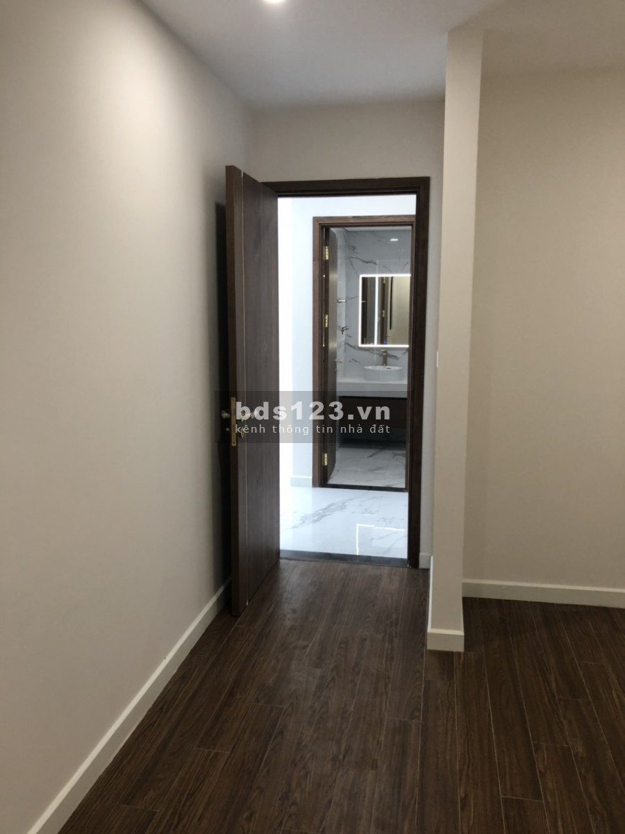Chính chủ bán CHCC KĐT Resco Cổ Nhuế 104m căn góc 3PN thoáng mát nhà đẹp sđcc giá 1,9 tỷ 0988296228