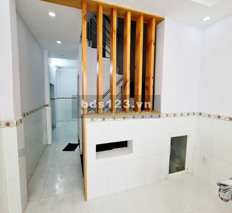Bán nhà HXH Phạm Văn Chiêu,P.14,GV 36m2 2 tầng ở ngay 3.1 tỷ TL