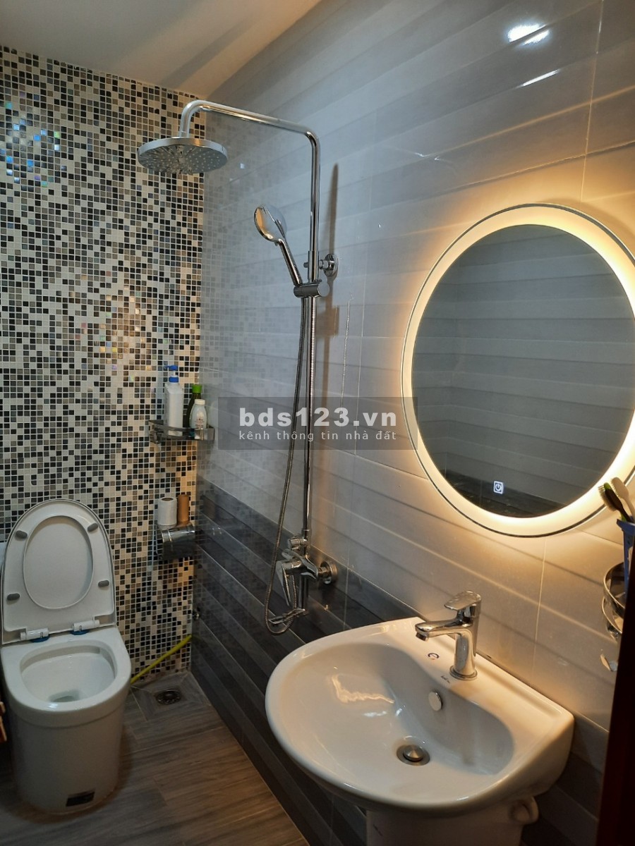 Bán nhà khu bắc rạch chiếc đẹp lắm, full nội thất, Plong A. Dt 40m2 1trệt 1lầu