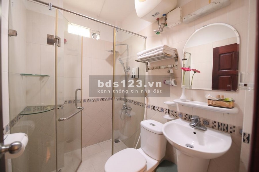 Nhà hẻm rộng, xe hơi vào nhà, 4 tầng lung linh - Bình Thạnh giá chỉ 6 tỷ TL