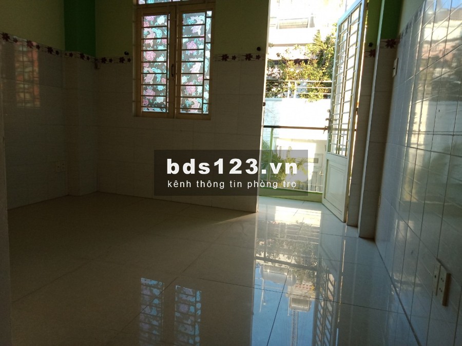 PHÒNG BAN CÔNG ĐẸP, SẠCH SẼ MÁT MẺ NGAY CHẤN HƯNG- ĐẤT THÁNH