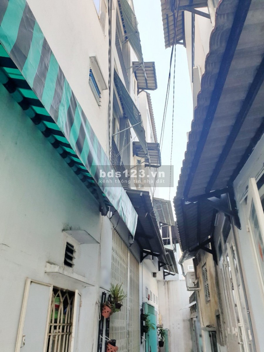 Nhà (2lầu/SHHC) gần mặt tiền đường Ba Đình P8 Q8