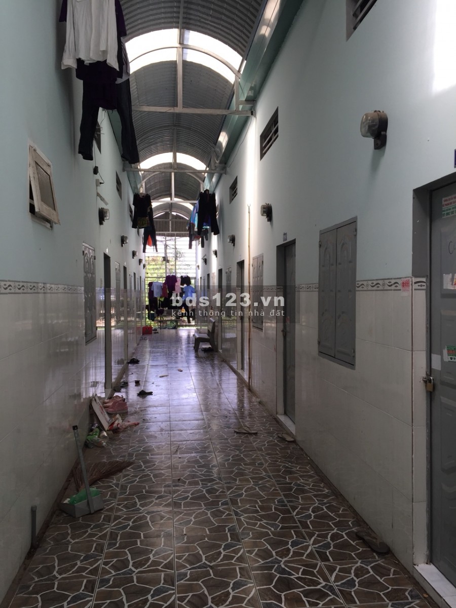 Nhượng gấp dãy nhà trọ 2kiot, 16 phòng trọ, Diện tích 300m2(10x30) khu dân cư đông, chính chủ, giá rẻ
