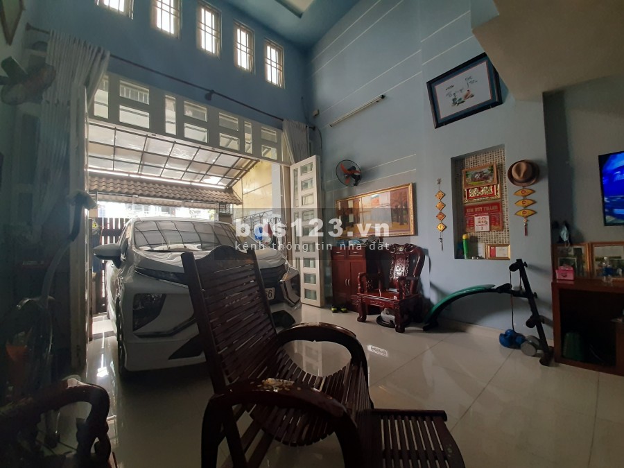 Xe hơi 7 chỗ đậu cửa, phù hợp mở văn phòng công ty, 80m2, ngang 5m, Giá 11.x tỷ