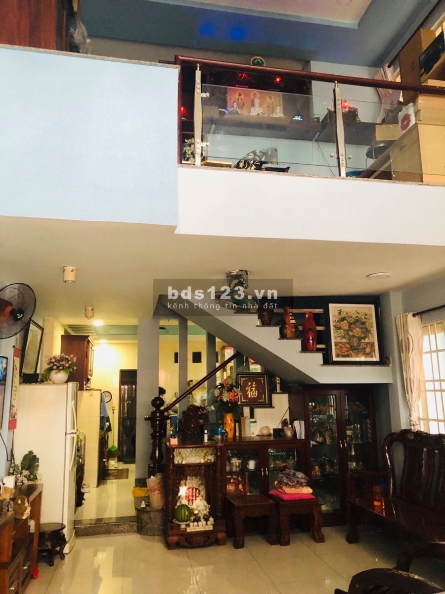 Xe hơi 7 chỗ đậu cửa, phù hợp mở văn phòng công ty, 80m2, ngang 5m, Giá 11.x tỷ