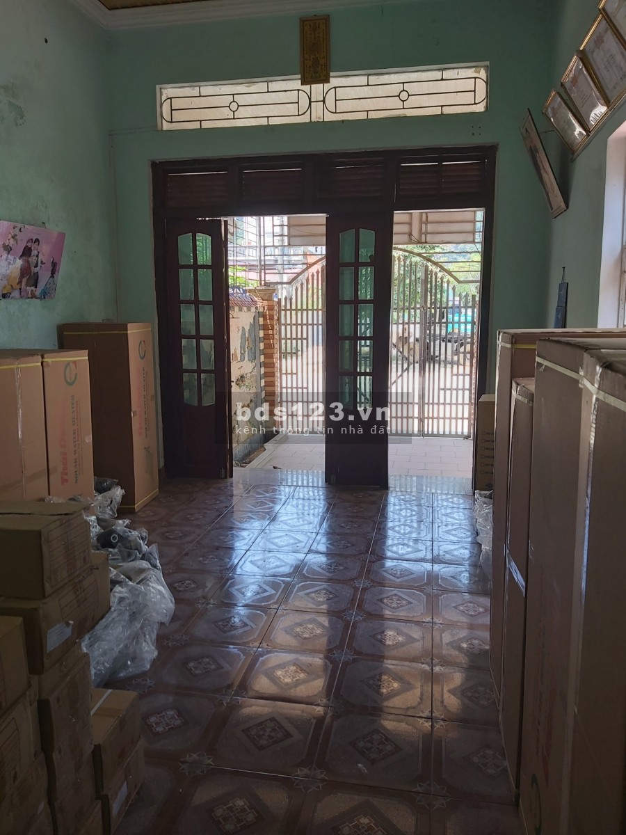Bán nhà KV Xuân La, 40m2 x 4T, gara oto, chỉ 2,3ty