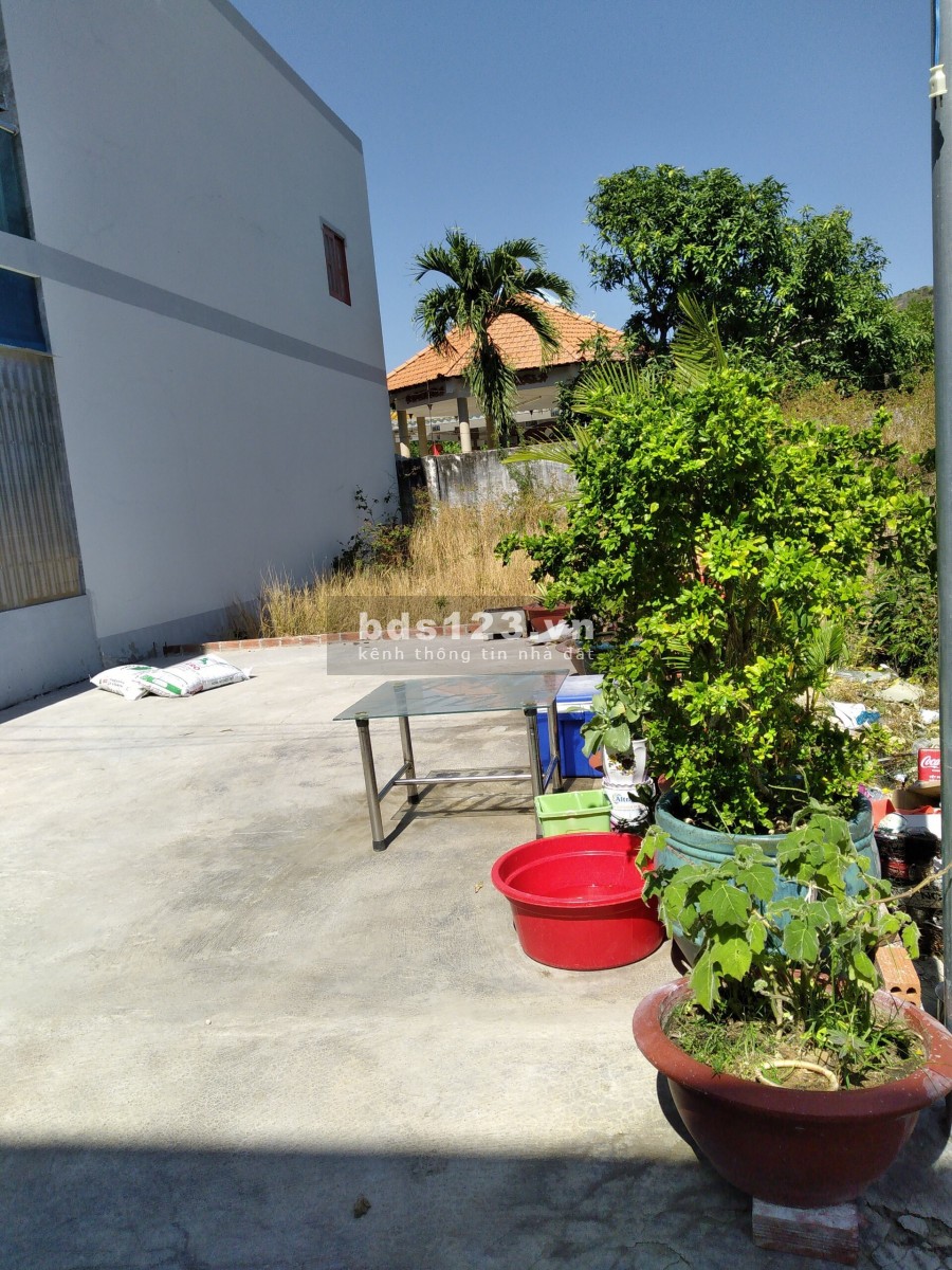 Cần bán gấp nhà Thị Trấn Long Hải
