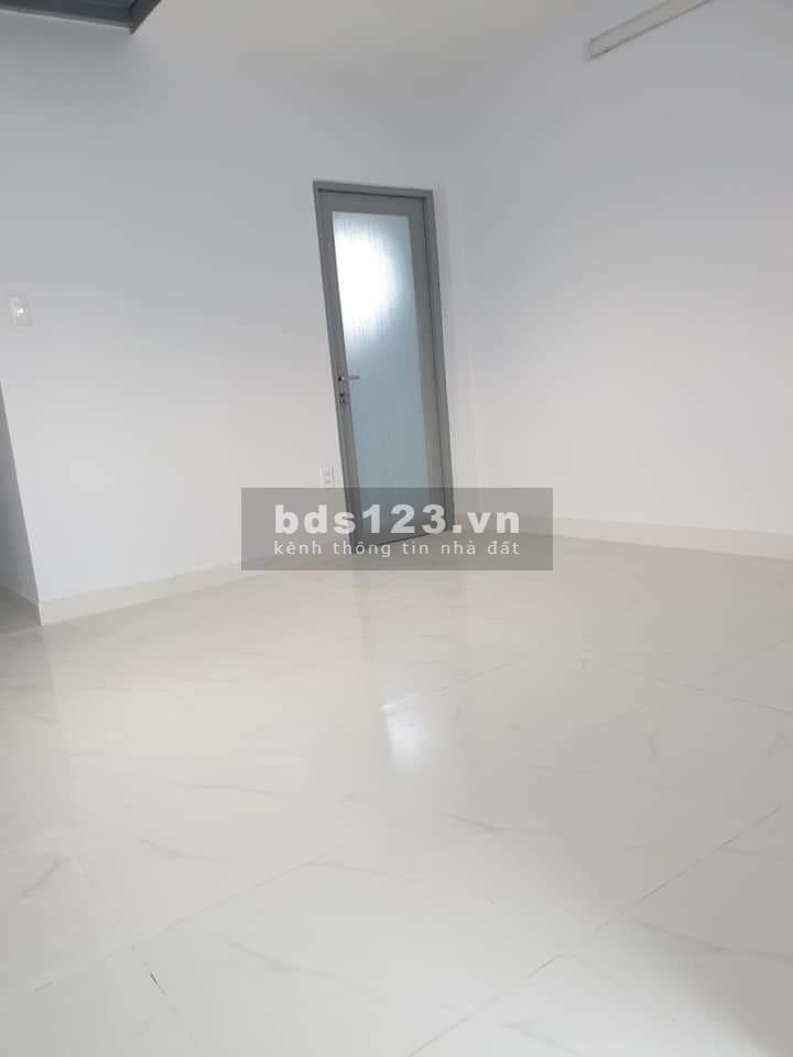 Nhà 3 phòng ngủ giá 10tr đường số 31 Tân kiểng, Quận 7