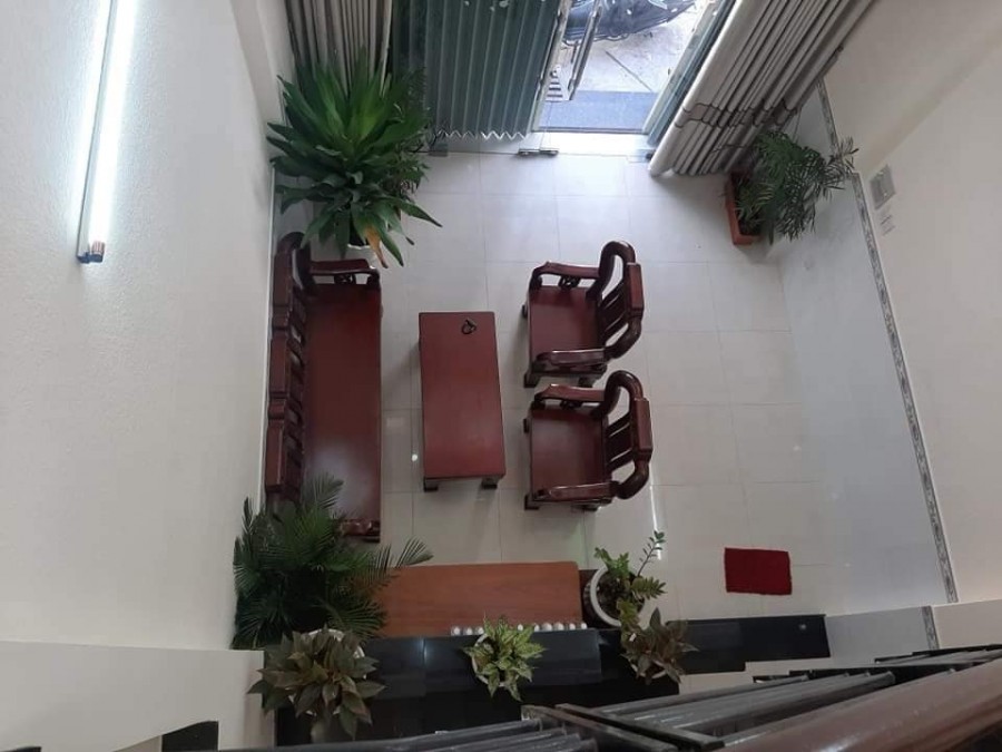 NHÀ GIÁ SỐC Lê Hồng Phong Quận 10 - 3 TẦNG - 4.5 Tỷ - 36 m2