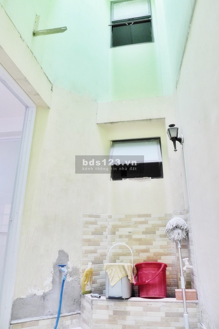 Mặt bằng mặt tiền hẻm lớn Quận 10 giá 16 triệu dt 90m2