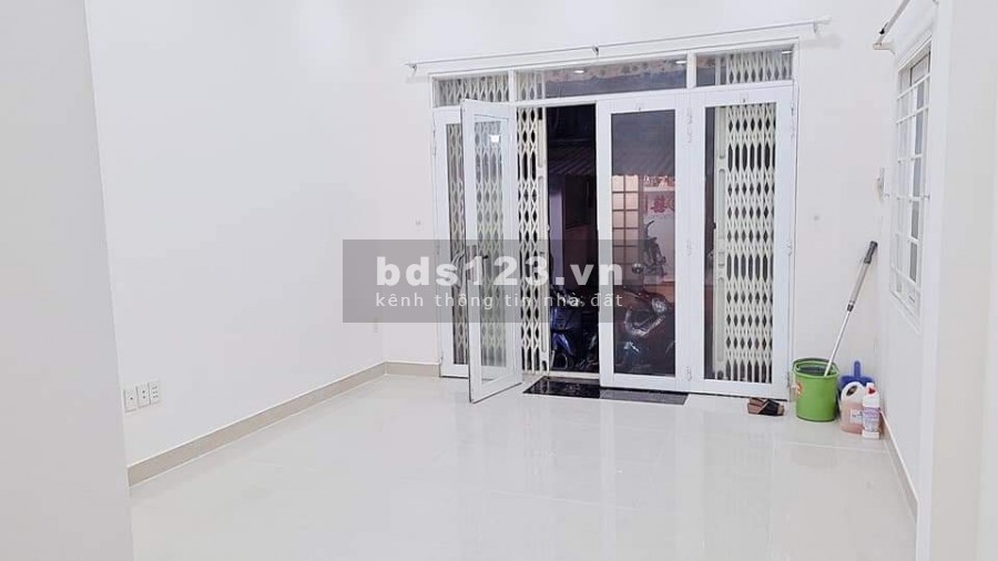 Tân Phước - Q10. Xe hơi vào nhà. Sát mặt tiền 44m2. Chỉ 6 tỷ nhỉnh